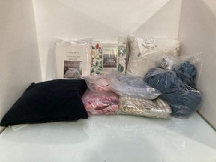 Lot 918  
            Marchington SR13 - Parcel Delivery Only 

                
QTY OF ASSORTED HOME FURNISHINGS TO INCLUDE JOHN LEWIS & PARTNERS HIDDEN TAB TOP ...