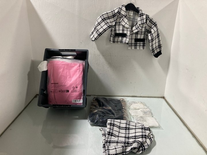 Lot 93  
            Marchington SR13 - Parcel Delivery Only 

                
QTY OF ASSORTED CHILDRENS CLOTHING ITEMS TO INCLUDE BLACK/WHITE CHECK TWEED DRESS...