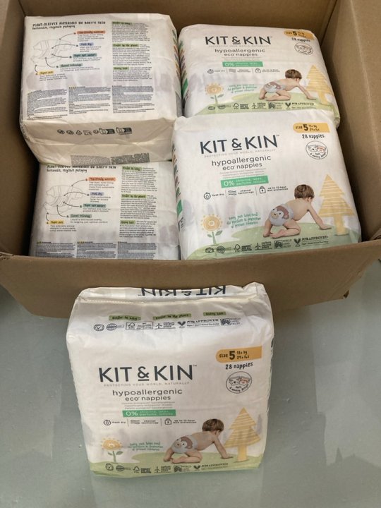 Lot 992  
            Marchington SR13 - Parcel Delivery Only 

                
QTY OF KIT & KIN 29 PACK HYPOALLERGENIC ECO NAPPIES-SIZE 5: LOCATION - F15