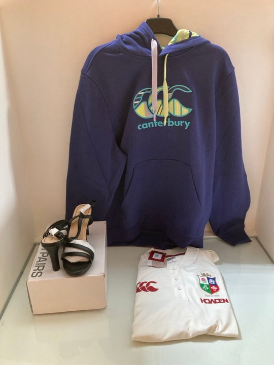 Lot 1006  
            Marchington SR10 - Parcel Delivery Only 

                
3 X ASSORTED CLOTHING ITEMS TO INCLUDE DREAM PAIRS PU HIGH HEELED SHOES IN BLACK ...