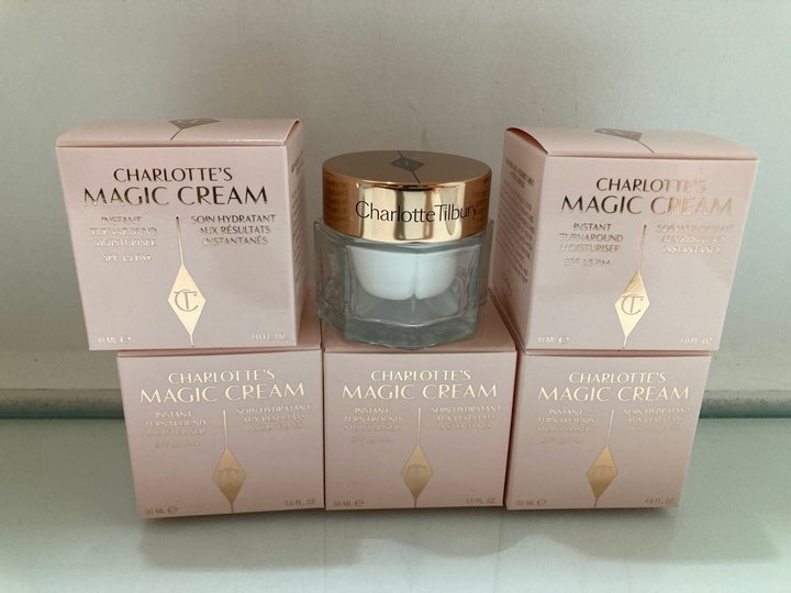 Lot 1032  
            Marchington SR10 - Parcel Delivery Only 

                
6 X CHARLOTTE TILBURY CHARLOTTE'S MAGIC CREAM 30ML COMBINED ORIGINAL RRP: £324: L...