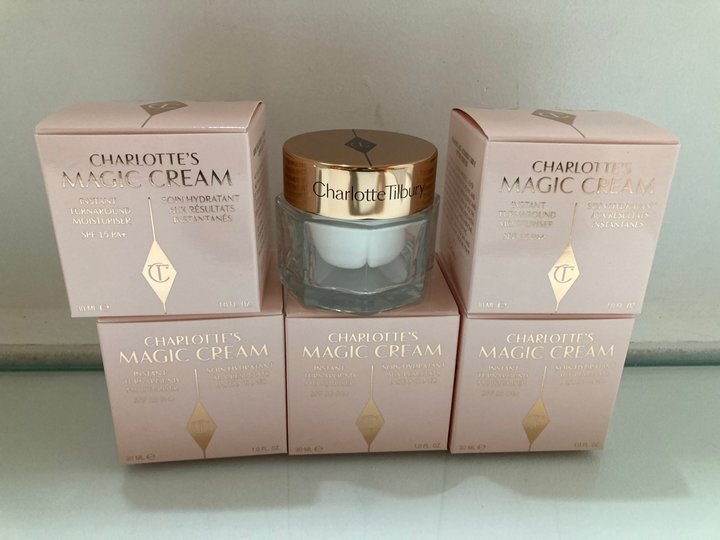 Lot 1035  
            Marchington SR10 - Parcel Delivery Only 

                
6 X CHARLOTTE TILBURY CHARLOTTE'S MAGIC CREAM 30ML COMBINED ORIGINAL RRP: £324: L...