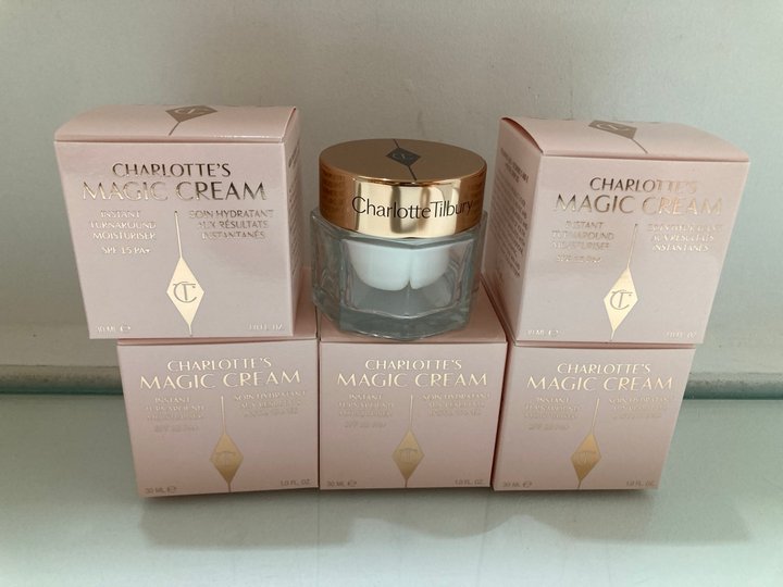 Lot 1037  
            Marchington SR10 - Parcel Delivery Only 

                
6 X CHARLOTTE TILBURY CHARLOTTE'S MAGIC CREAM 30ML COMBINED ORIGINAL RRP: £324: L...