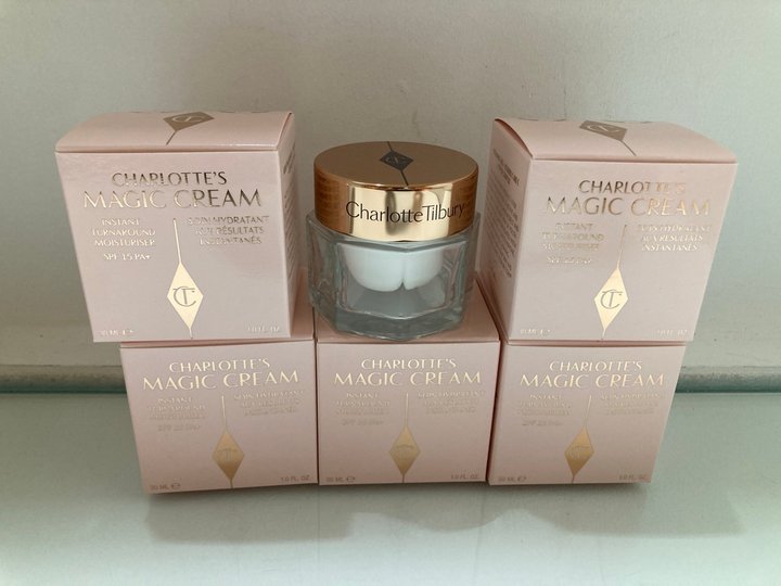 Lot 1039  
            Marchington SR10 - Parcel Delivery Only 

                
6 X CHARLOTTE TILBURY CHARLOTTE'S MAGIC CREAM 30ML COMBINED ORIGINAL RRP: £324: L...