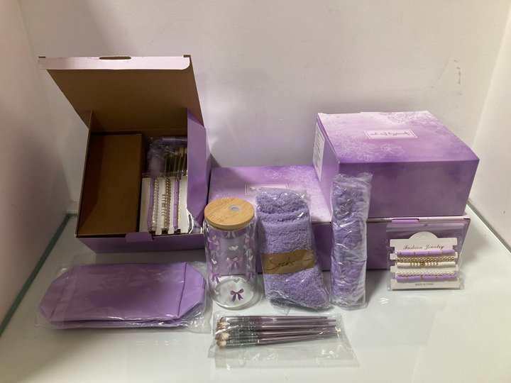 Lot 1054  
            Marchington SR10 - Parcel Delivery Only 

                
5 X CHILDS MAKEUP BAG GIFT SETS: LOCATION - DR6