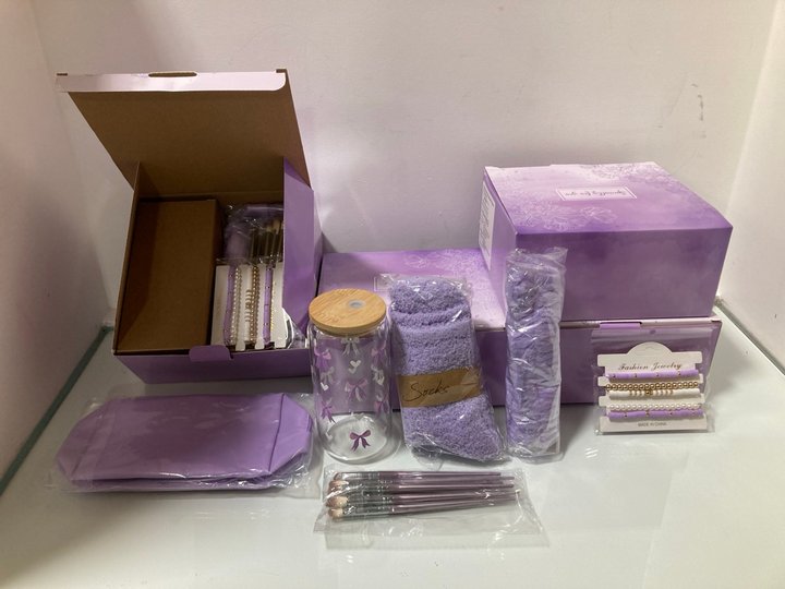 Lot 1059  
            Marchington SR10 - Parcel Delivery Only 

                
5 X CHILDS MAKEUP BAG GIFT SETS: LOCATION - DR6