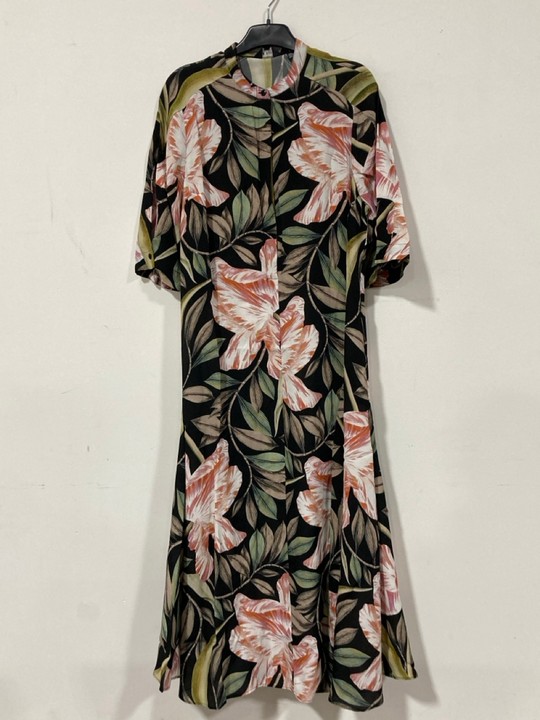 Lot 1071  
            Marchington SR10 - Parcel Delivery Only 

                
TED BAKER PRINTED SHORT SLEEVE MIDI DRESS IN BLACK SIZE: US 2 ORIGINAL RRP: £259:...