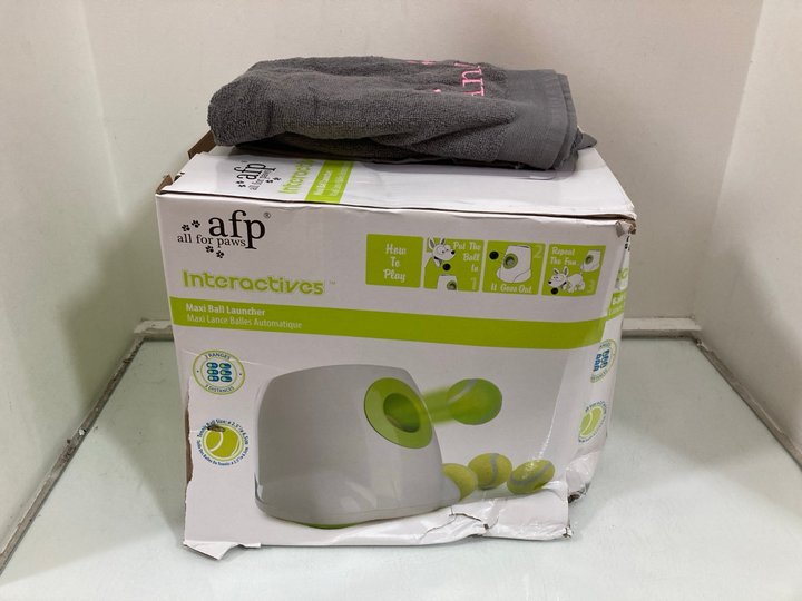 Lot 1076  
            Marchington SR10 - Parcel Delivery Only 

                
AFP INTERACTIVES MAXI BALL LAUNCHER TO INCLUDE ANNABEL DOG TOWEL: LOCATION - DR9