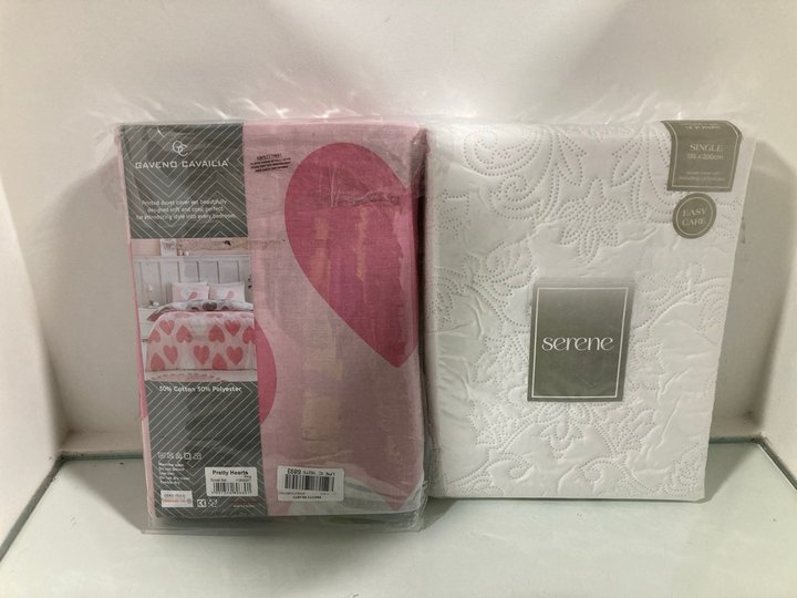 Lot 1152  
            Marchington SR10 - Parcel Delivery Only 

                
SERENE SINGLE DUVET SET IN WHITE - SIZE 135 X 200CM TO INCLUDE GAVENO CAVAILIA DU...