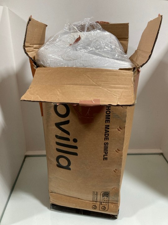 Lot 1169  
            Marchington SR10 - Parcel Delivery Only 

                
NOVELLA MEMORY FOAM DOUBLE MATTRESS PROTECTOR - SIZE 140X190CM: LOCATION - DR13