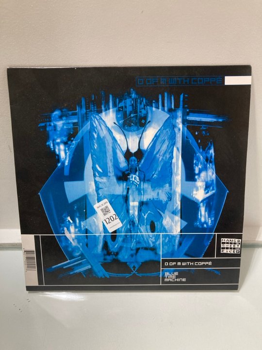 Lot 1202  
            Marchington SR10 - Parcel Delivery Only 

                
AN EP AND UNPLAYED, MANGO AND SWEET RICE 'BLUE TIME MACHINE': LOCATION - DR4