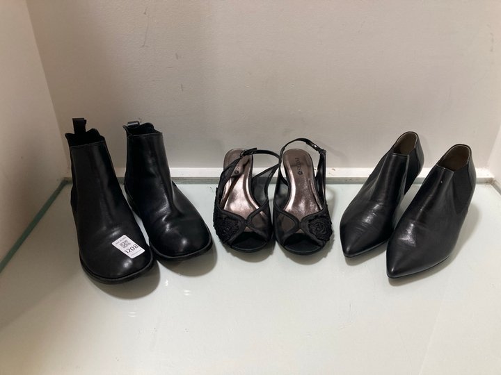 Lot 1208  
            Marchington SR10 - Parcel Delivery Only 

                
3 X ASSORTED LADIES SHOES TO INCLUDE GABOR WOMENS HIGH HEELED SHOES IN BLACK SIZE...
