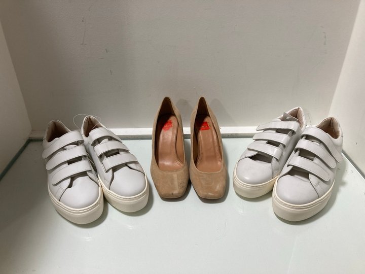 Lot 1213  
            Marchington SR10 - Parcel Delivery Only 

                
3 X ASSORTED JOHN LEWIS & PARTNERS FOOTWEAR TO INCLUDE JOHN LEWIS & PARTNERS ELIS...