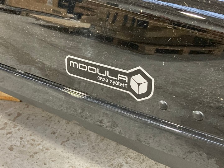 Lot 11  
            Marchington SR17 - Delivery or Collection 

                
MODULA CIAO 340L GLOSSY BLACK ROOF BOX - ORIGINAL RRP - £200: LOCATION - A3 - Image 2