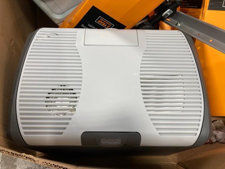 Lot 156  
            Marchington SR17 - Delivery or Collection 

                
PALLET OF ASSORTED ITEMS TO INCLUDE 3 BIKE REAR MOUNTED BIKE RACK: LOCATION - A4 ... - Image 2