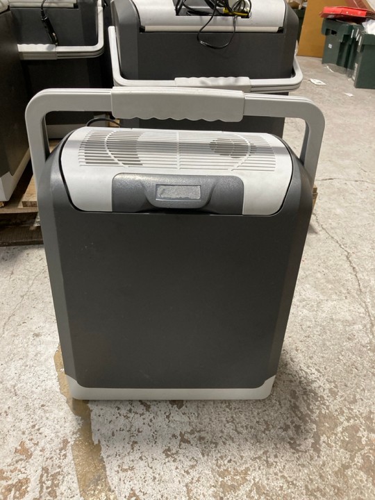 Lot 158  
            Marchington SR17 - Delivery or Collection 

                
PALLET OF ASSORTED ELECTRIC COOL BOXES: LOCATION - A4 (KERBSIDE PALLET DELIVERY) - Image 2