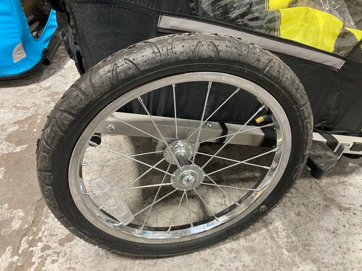 Lot 162  
            Marchington SR17 - Delivery or Collection 

                
DOUBLE BIKE TRAILER IN YELLOW: LOCATION - A4 - Image 4