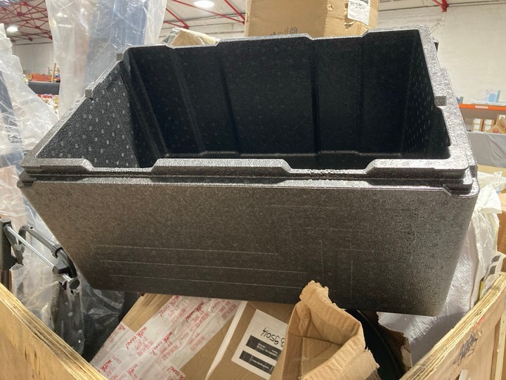 Lot 169  
            Marchington SR17 - Delivery or Collection 

                
PALLET OF ASSORTED ITEMS TO INCLUDE VAUNT 3 X 3M GAZEBO FRAME: LOCATION - A4 (KER... - Image 2