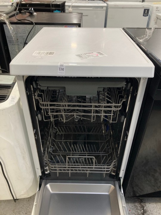 Lot 174  
            Marchington SR17 - Delivery or Collection 

                
HISENSE SLIMLINE DISHWASHER : MODEL HS523E15WUK: LOCATION - B3 - Image 2
