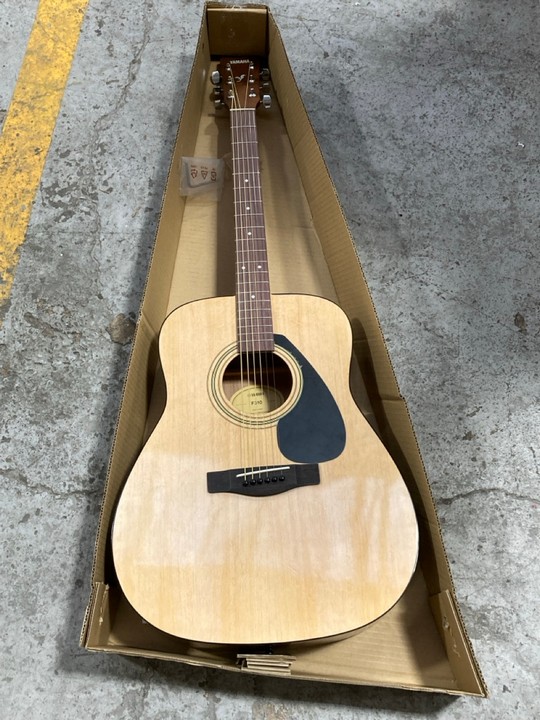 Lot 178  
            Marchington SR17 - Delivery or Collection 

                
YAMAHA ACOUSTIC GUITAR IN NATURAL FINISH: LOCATION - A4