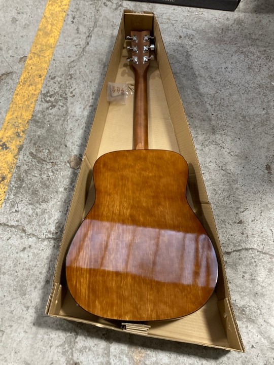 Lot 178  
            Marchington SR17 - Delivery or Collection 

                
YAMAHA ACOUSTIC GUITAR IN NATURAL FINISH: LOCATION - A4 - Image 2