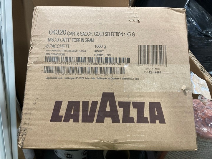 Lot 180  
            Marchington SR17 - Delivery or Collection 

                
PALLET OF ASSORTED ITEMS TO INCLUDE KILN DRIED HARDWOOD FUEL LOGS: LOCATION - A4 ... - Image 4