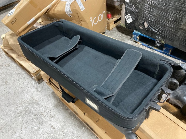 Lot 184  
            Marchington SR17 - Delivery or Collection 

                
PALLET OF ASSORTED ITEMS TO INCLUDE LOCKER THE STANDARD METAL STORAGE CABINET: LO... - Image 3