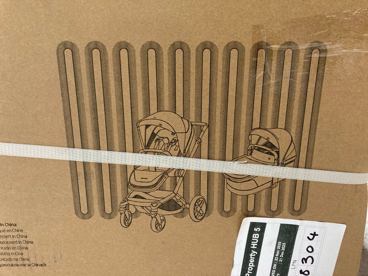 Lot 186  
            Marchington SR17 - Delivery or Collection 

                
MAXI COSI FAME STROLLER IN TWILIGHT BLACK - ORIGINAL RRP £929: LOCATION - A4 - Image 2