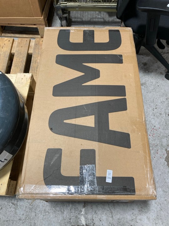 Lot 186  
            Marchington SR17 - Delivery or Collection 

                
MAXI COSI FAME STROLLER IN TWILIGHT BLACK - ORIGINAL RRP £929: LOCATION - A4 - Image 4