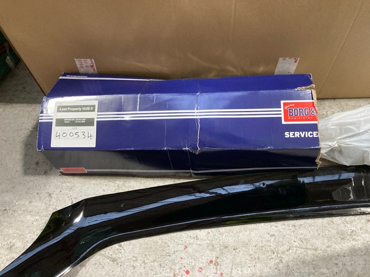 Lot 188  
            Marchington SR17 - Delivery or Collection 

                
QTY OF ASSORTED AUTOMOTIVE ITEMS TO INCLUDE MICHELIN AGILIS+ CAR TYRE : SIZE 215/... - Image 3