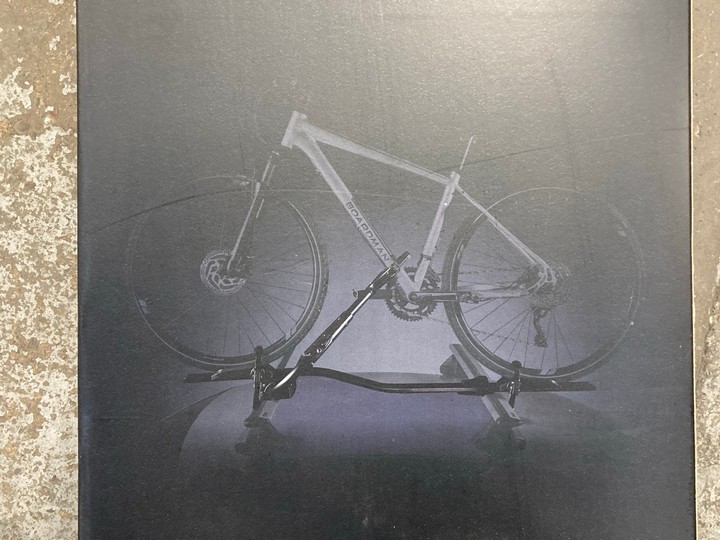 Lot 18  
            Marchington SR17 - Delivery or Collection 

                
ADVANCED ROOF MOUNTED BIKE RACK WITH DOUBLE ANTI THEFT LOCK - ORIGINAL RRP - £100... - Image 3