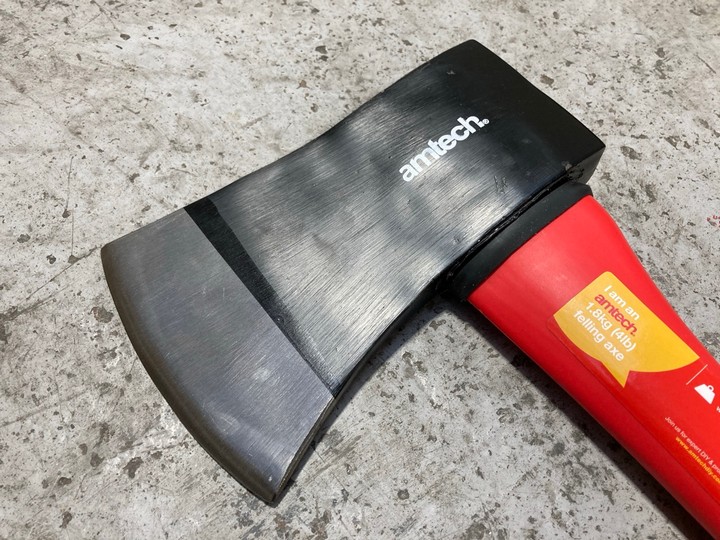 Lot 196  
            Marchington SR17 - Delivery or Collection 

                
PALLET OF ASSORTED ITEMS TO INCLUDE SET OF 4 CERAMIC GLAZED STYLE CANDLE HOLDERS:... - Image 3