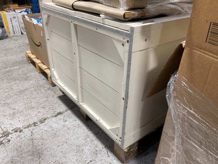 Lot 199  
            Marchington SR17 - Delivery or Collection 

                
WOODEN WARDROBE IN WHITE: LOCATION - A5 (KERBSIDE PALLET DELIVERY) - Image 3