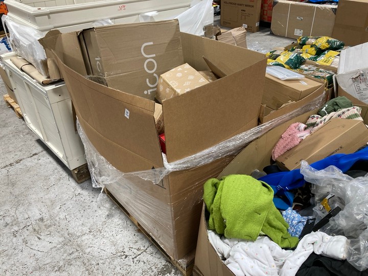 Lot 200  
            Marchington SR17 - Delivery or Collection 

                
PALLET OF ASSORTED ITEMS TO INCLUDE ICON BEAN BAG IN LIGHT BROWN: LOCATION - A5 (...