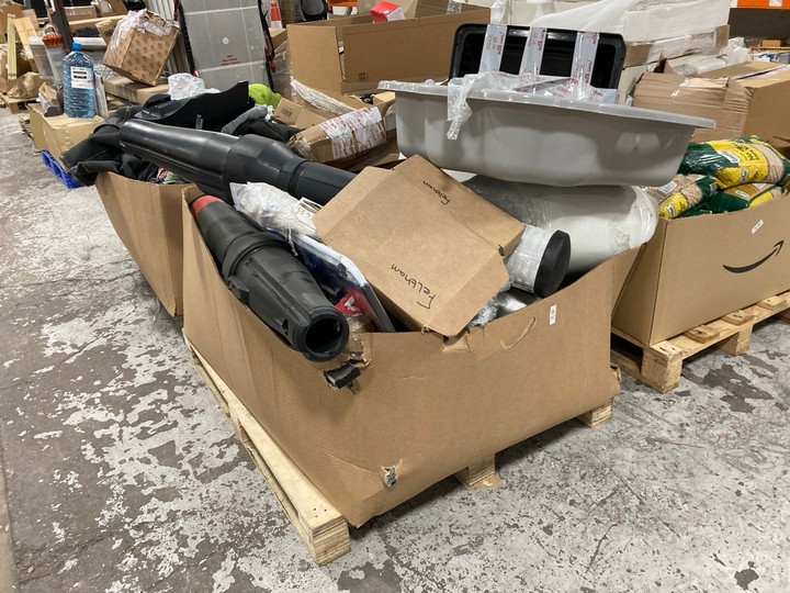 Lot 202  
            Marchington SR17 - Delivery or Collection 

                
PALLET OF ASSORTED ITEMS TO INCLUDE SONGMICS HOME GYM DUMBBELL WEIGHT SET: LOCATI...