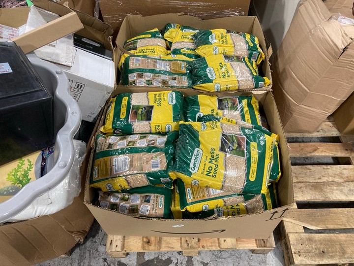 Lot 203  
            Marchington SR17 - Delivery or Collection 

                
PALLET OF GARDMAN WILD BIRD CARE PREMIUM BLEND NO MESS SEED MIX: LOCATION - A5 (K...