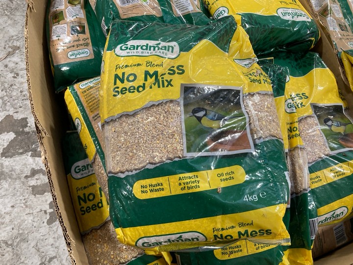 Lot 203  
            Marchington SR17 - Delivery or Collection 

                
PALLET OF GARDMAN WILD BIRD CARE PREMIUM BLEND NO MESS SEED MIX: LOCATION - A5 (K... - Image 2