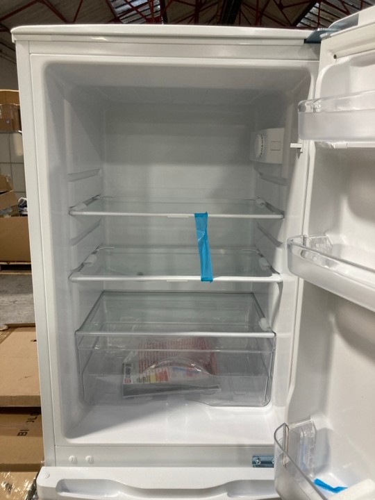 Lot 230  
            Marchington SR17 - Delivery or Collection 

                
HYE TALL FRIDGE FREEZER IN WHITE : MODEL RF01FF142W01: LOCATION - A6 - Image 2