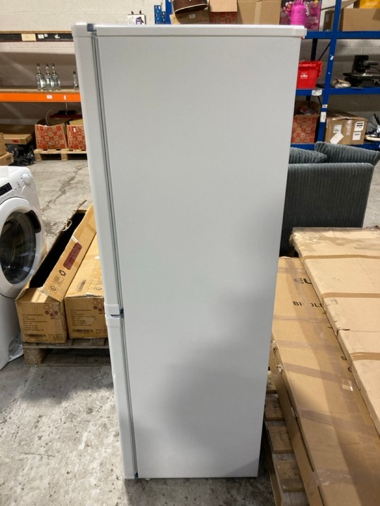 Lot 230  
            Marchington SR17 - Delivery or Collection 

                
HYE TALL FRIDGE FREEZER IN WHITE : MODEL RF01FF142W01: LOCATION - A6 - Image 4