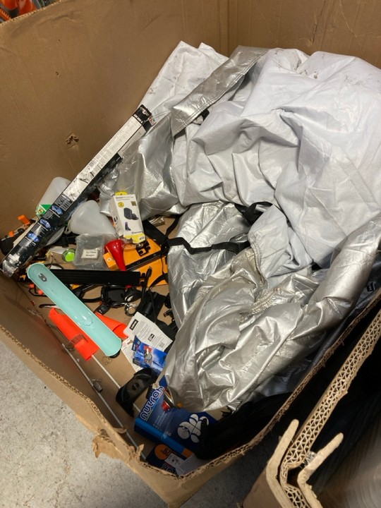 Lot 234  
            Marchington SR17 - Delivery or Collection 

                
PALLET OF ASSORTED ITEMS TO INCLUDE BOSCH AEROTWIN WINDSCREEN WIPER BLADE SET: LO... - Image 4