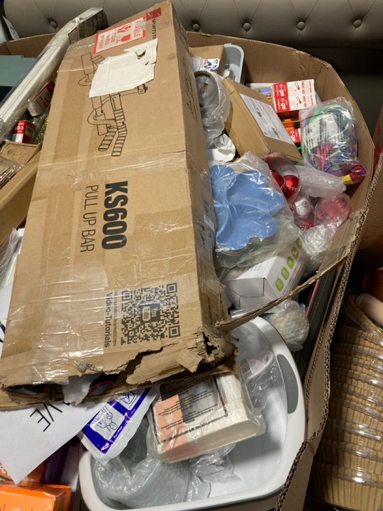 Lot 245  
            Marchington SR17 - Delivery or Collection 

                
PALLET OF ASSORTED ITEMS TO INCLUDE KS600 PULL UP BAR: LOCATION - B1 (KERBSIDE PA... - Image 3