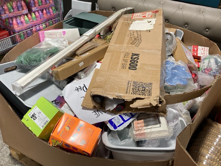 Lot 245  
            Marchington SR17 - Delivery or Collection 

                
PALLET OF ASSORTED ITEMS TO INCLUDE KS600 PULL UP BAR: LOCATION - B1 (KERBSIDE PA... - Image 4