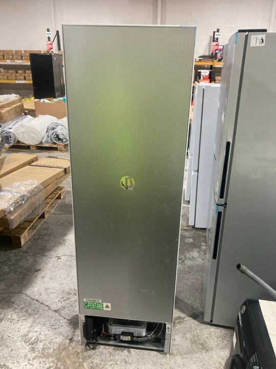 Lot 25  
            Marchington SR17 - Delivery or Collection 

                
HOOVER FRIDGE FREEZER: MODEL HOCT3L517EWK-1 - ORIGINAL RRP £299: LOCATION - B3 - Image 4