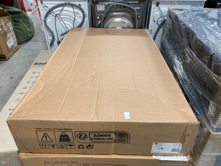 Lot 262  
            Marchington SR17 - Delivery or Collection 

                
KETER STORE IT OUT OUTDOOR STORAGE CONTAINER: LOCATION - B4