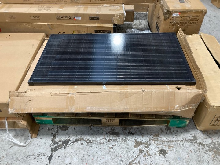 Lot 273  
            Marchington SR17 - Collection 

                
(COLLECTION ONLY) TOP SOLAR MONOCRYSTALLINE SOLAR PANEL: LOCATION - B5