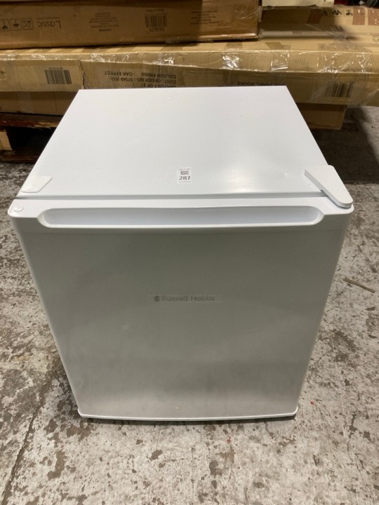 Lot 287  
            Marchington SR17 - Delivery or Collection 

                
RUSSELL HOBBS 40L MINI LARDER FRIDGE MODEL : RHTTLF2E1W: LOCATION - B6