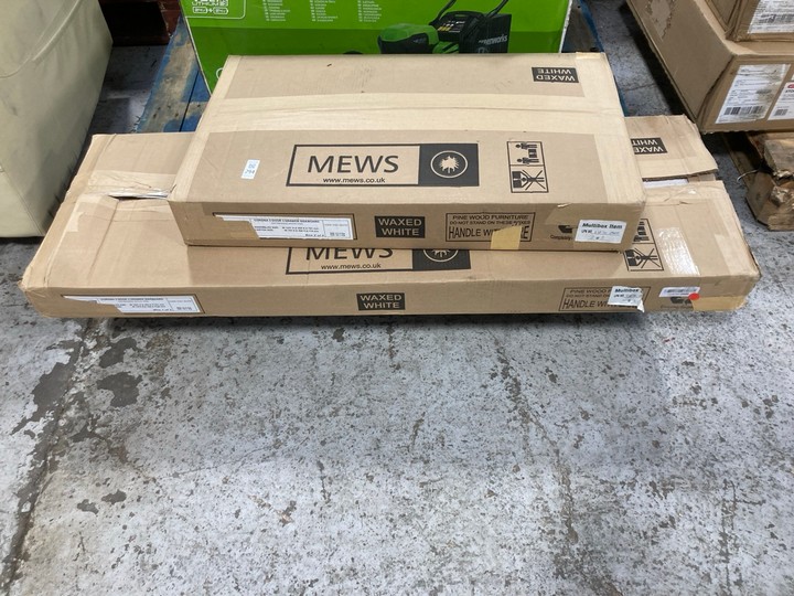 Lot 294  
            Marchington SR17 - Delivery or Collection 

                
CORONA 3 DOOR 3 DRAWER SIDEBOARD IN DISTRESSED WHITE PINE: LOCATION - B6