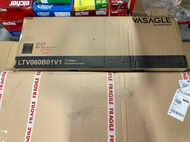 Lot 304  
            Marchington SR17 - Delivery or Collection 

                
PALLET OF ASSORTED FURNITURE ITEMS TO INCLUDE HOME LIVING FOLDING TABLE IN BLACK:... - Image 4