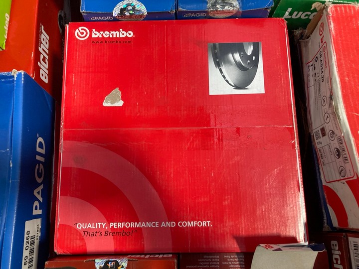 Lot 311  
            Marchington SR17 - Delivery or Collection 

                
PALLET OF ASSORTED VEHICLE PARTS TO INCLUDE BOSCH P 9192 OIL FILTER: LOCATION - B... - Image 4