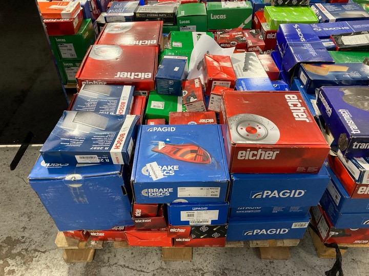 Lot 314  
            Marchington SR17 - Delivery or Collection 

                
PALLET OF ASSORTED VEHICLE PARTS TO INCLUDE PAGID 5499 2 BRAKE DISC SET: LOCATION...